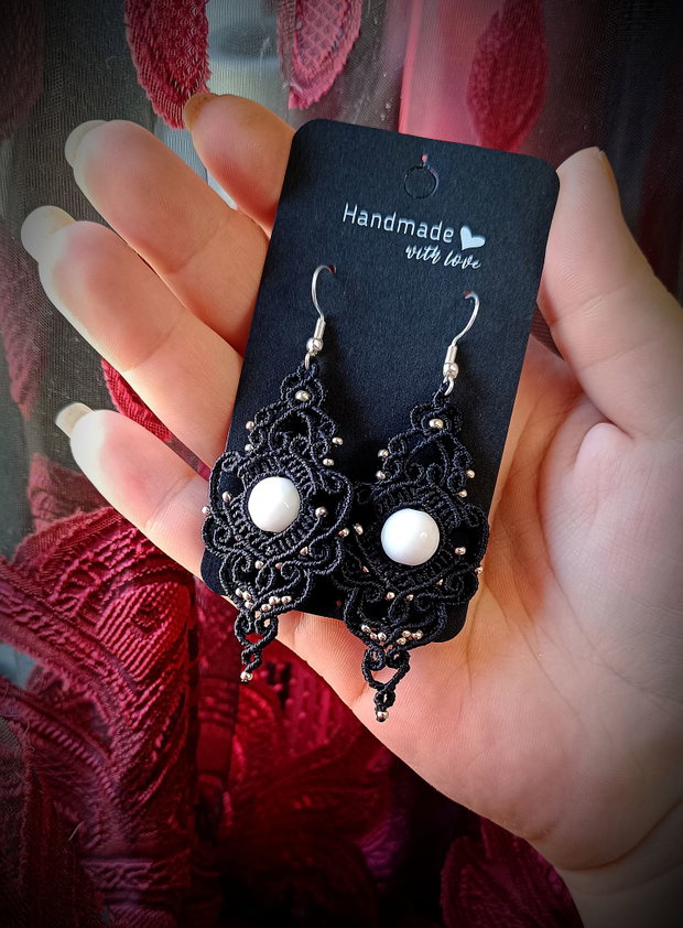 Cercei Blue Black Micromacrame cu Piatra de Jad Alb