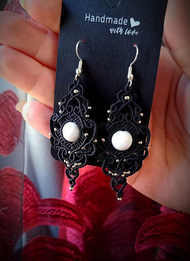 Cercei Blue Black Micromacrame cu Piatra de Jad Alb