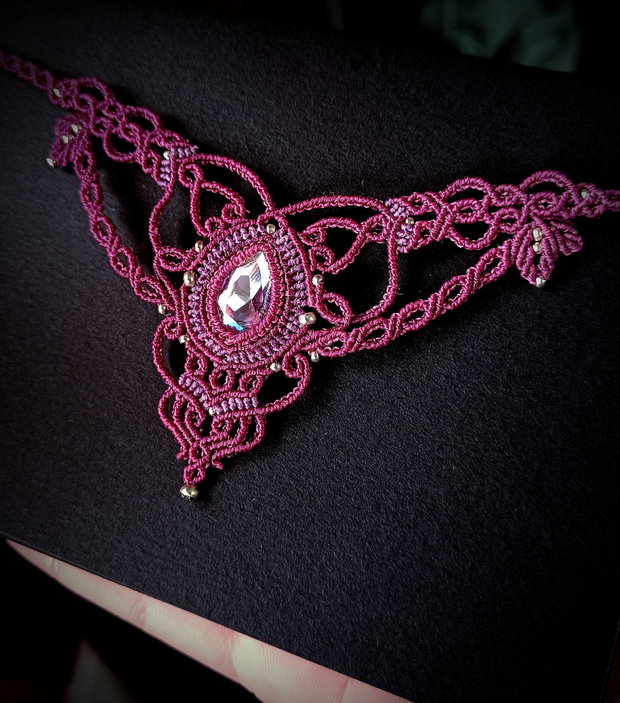 Colier frunze magenta Swarovski micromacrame