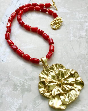 Colier pandantiv floare & coral rosu