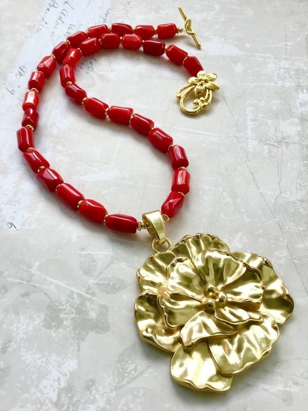 Colier pandantiv floare & coral rosu