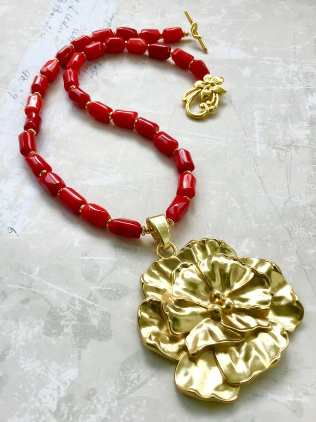 Colier pandantiv floare & coral rosu