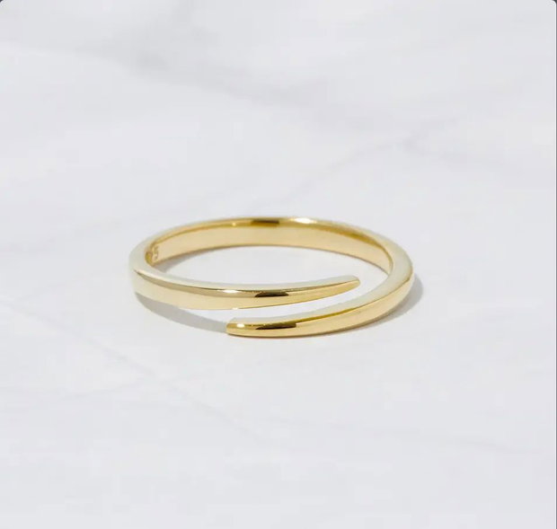 Inel minimalist reglabil din argint placat cu aur