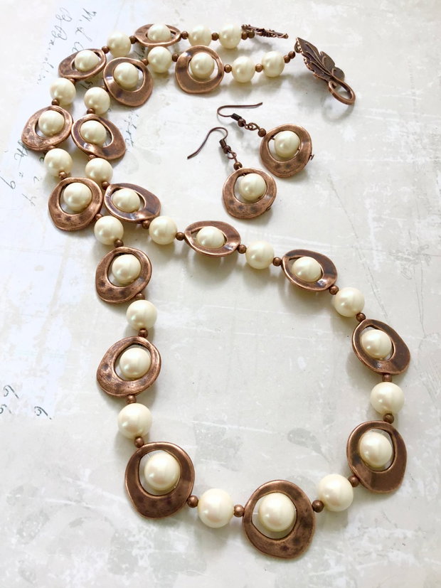 Colier vintage perle crem Swarovski & cupru