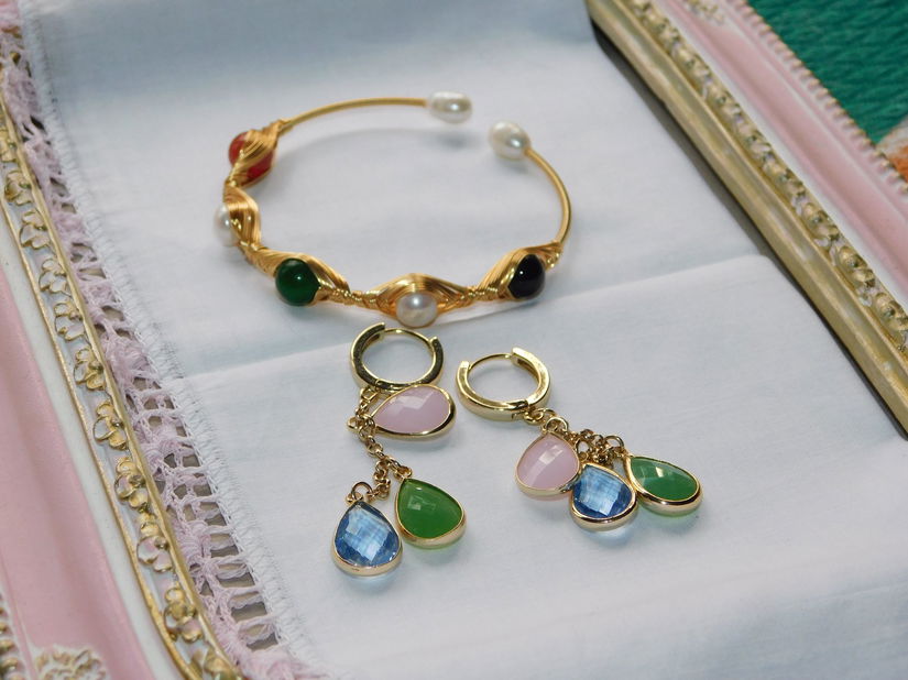 Set deosebit , bratara noua  cupru  lucrata manual ,  cercei noi  agate