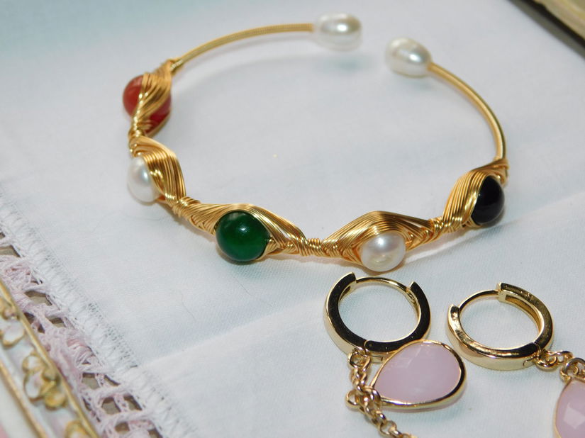 Set deosebit , bratara noua  cupru  lucrata manual ,  cercei noi  agate