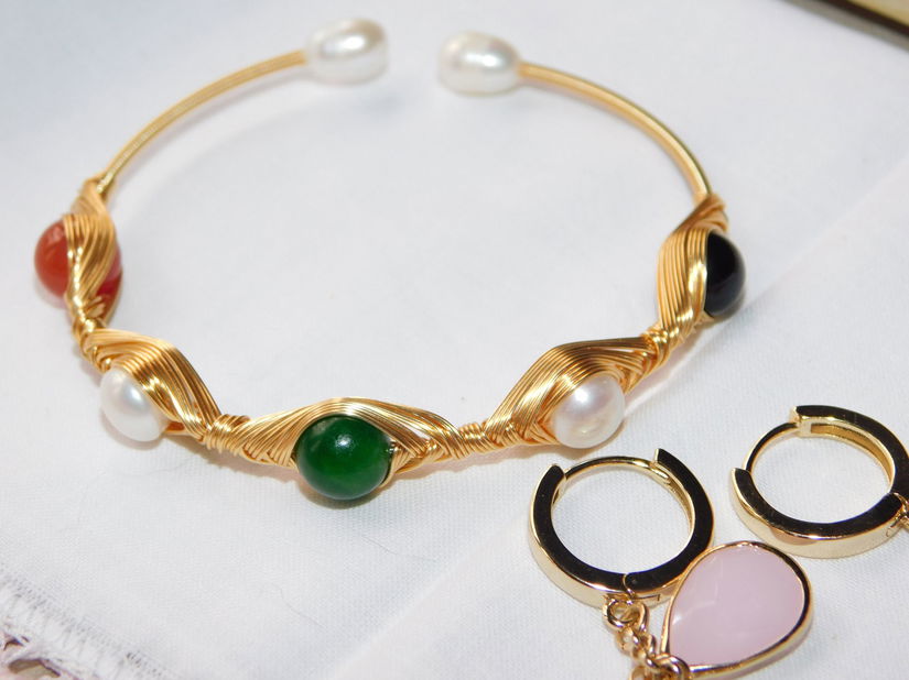 Set deosebit , bratara noua  cupru  lucrata manual ,  cercei noi  agate