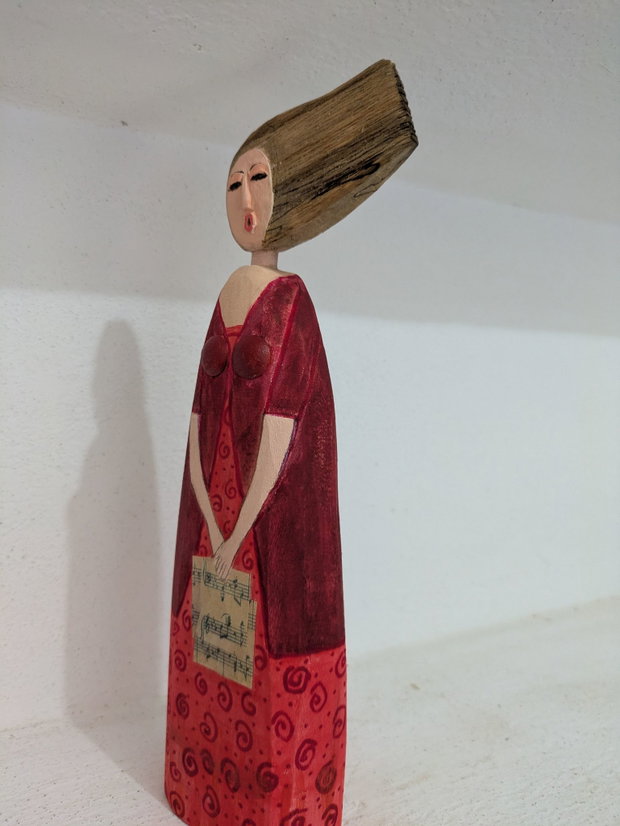 Soprana.Figurina din lemn.