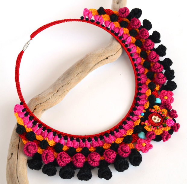 Colier mexican negru