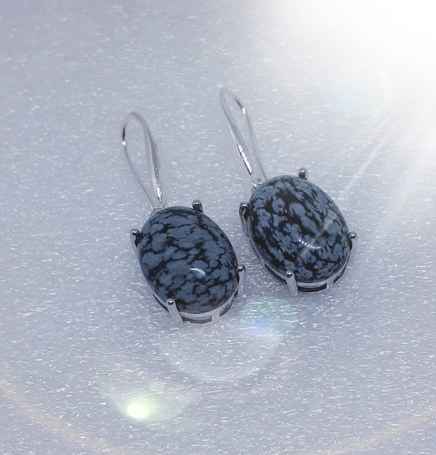 Cercei unicat, atarnatori, ovali, din argint 925 cu cabochoane din obsidian snowflake