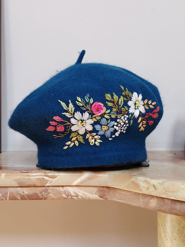 Bereta albastră