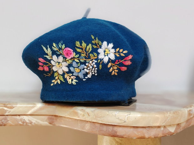 Bereta albastră