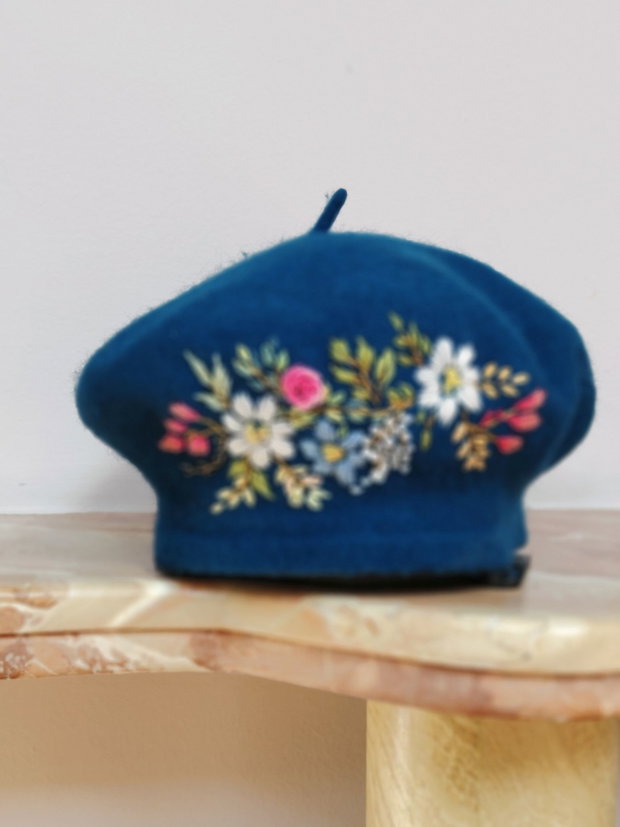 Bereta albastră