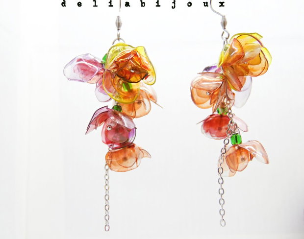 Cercei statement handmade unicat - PET-uri (plastic) reciclate - flori (cod1313)