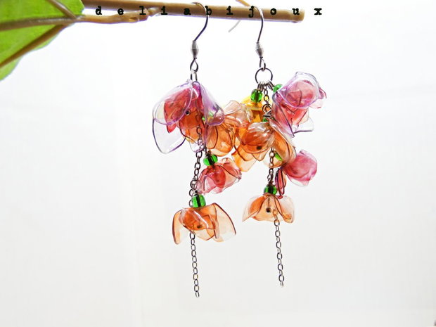 Cercei statement handmade unicat - PET-uri (plastic) reciclate - flori (cod1313)