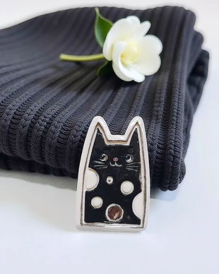 Brosa din portelan pisica neagra - ARISTOCAT