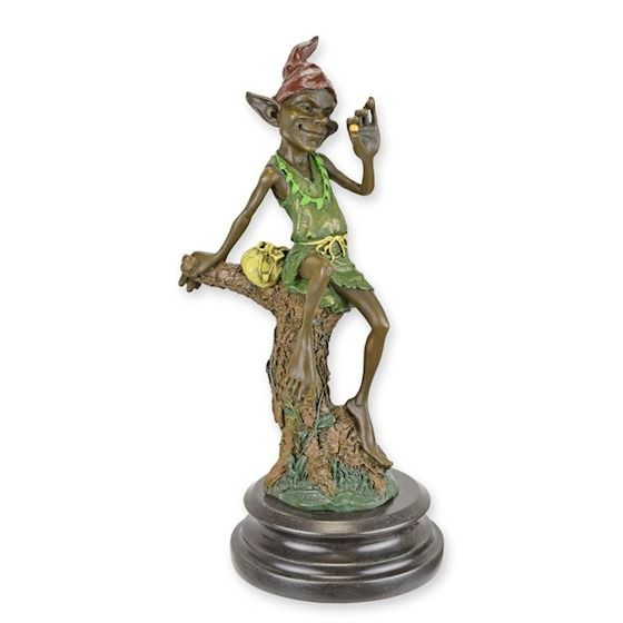 Goblin odihnindu-se-statueta din bronz cu un soclu din marmura