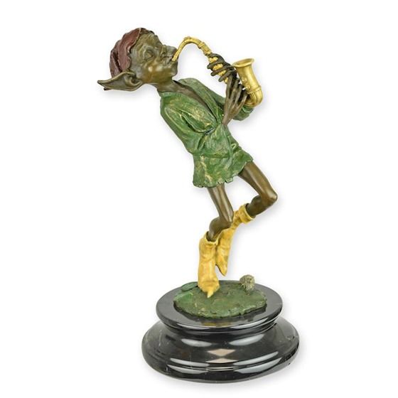 Golblin cantand la saxofon-statueta din bronz cu un soclu din marmura