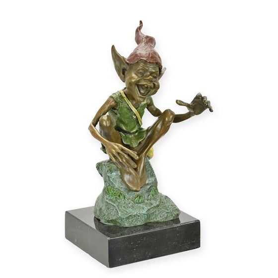 Goblin sezand-statueta din bronz cu un soclu din marmura