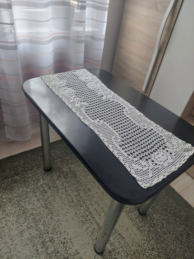 Decoratiune ,traversa mileu crosetat bumbac