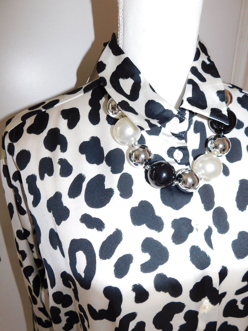 Bluza  noua ZARA , XL,  etichete  atasate, colier   nou asortat cadou,