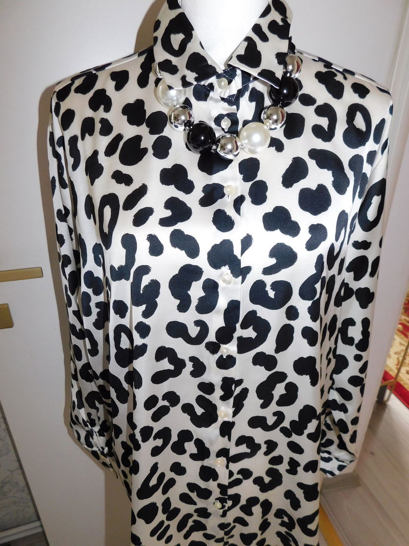 Bluza  noua ZARA , XL,  etichete  atasate, colier   nou asortat cadou,