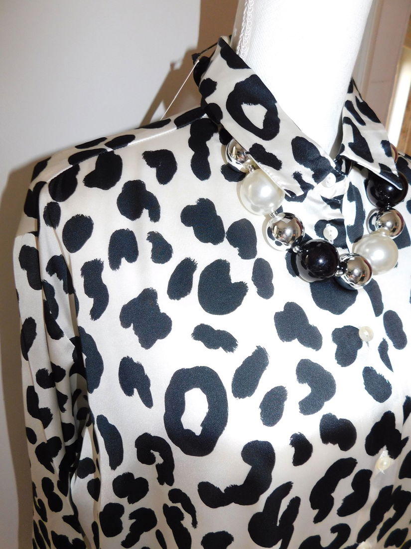 Bluza  noua ZARA , XL,  etichete  atasate, colier   nou asortat cadou,
