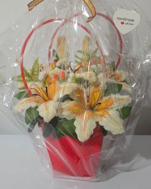 Buchet decorativ cu flori realizate manual din material textil  model crin portocaliu