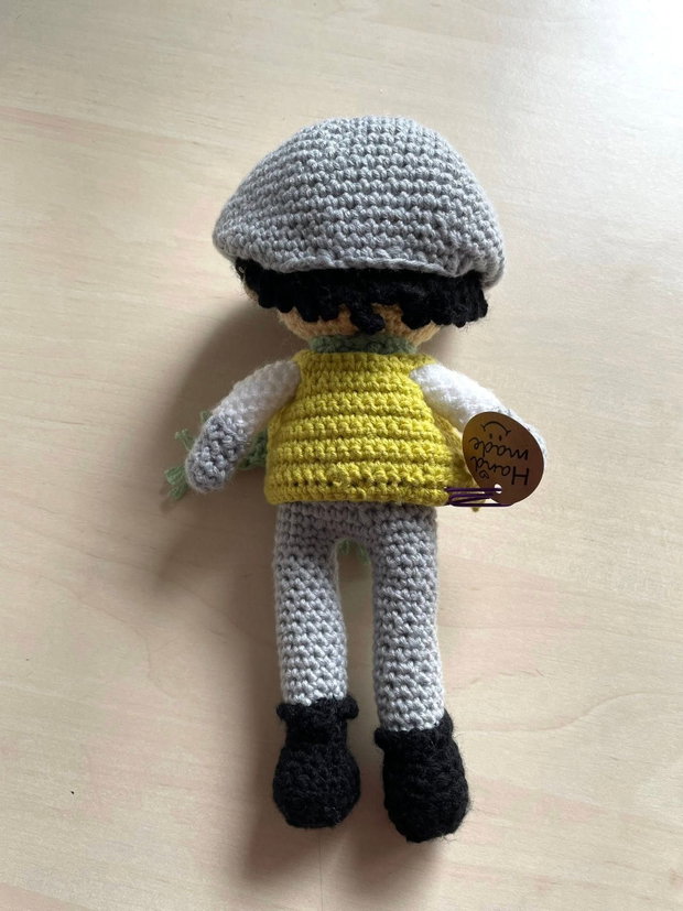 Amigurumi, baiat cu basca, jucarie crosetata