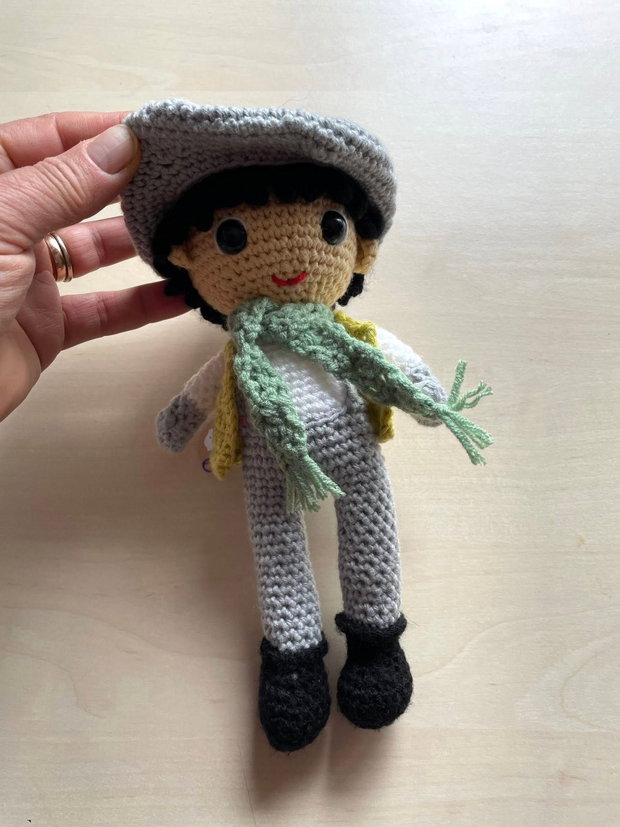 Amigurumi, baiat cu basca, jucarie crosetata
