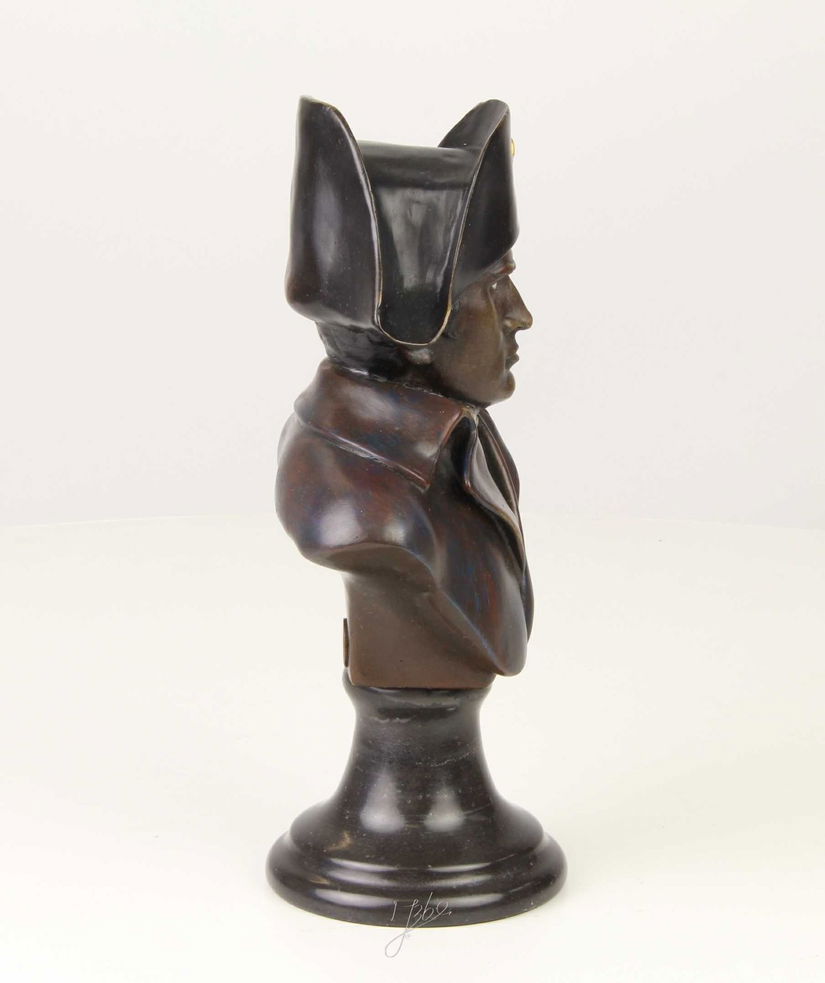 Bust Napoleon -statueta din bronz pe un soclu din marmura