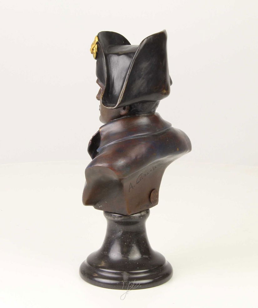 Bust Napoleon -statueta din bronz pe un soclu din marmura