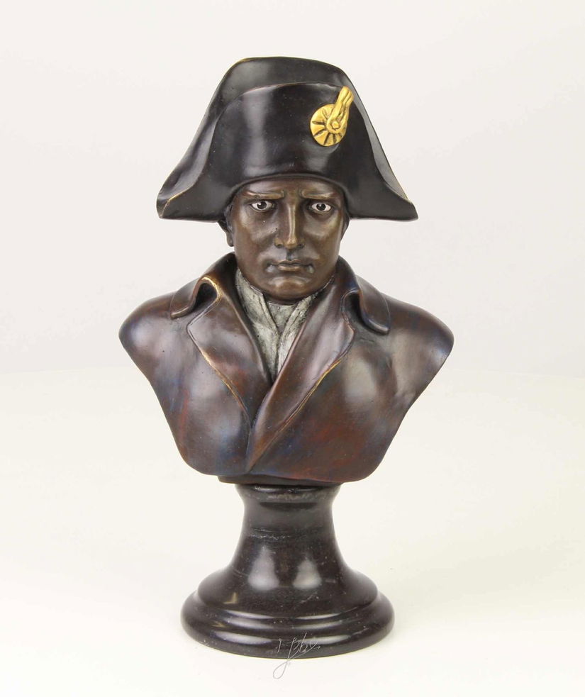 Bust Napoleon -statueta din bronz pe un soclu din marmura