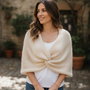 Șal elegant beige  rafinament și finețe pentru momente deosebite