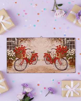 Două Biciclete Roșii cu Flori  Tablou Pictat Manual 32×16 cm