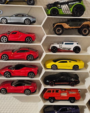 Suport pentru 5 mașini Hot Wheels