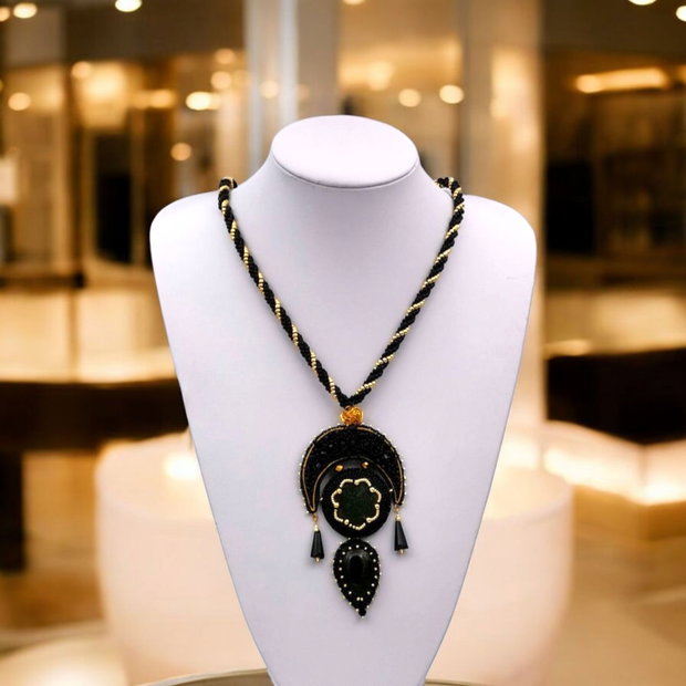 Rezervat Colier - Black & Gold