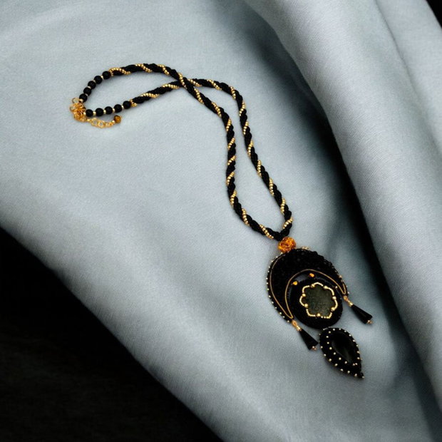Rezervat Colier - Black & Gold