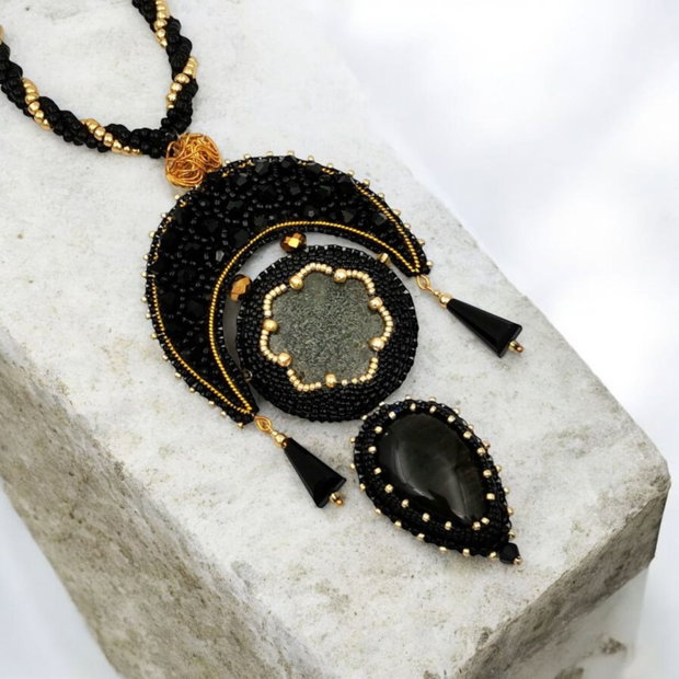 Rezervat Colier - Black & Gold