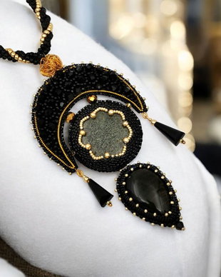 Rezervat Colier - Black & Gold