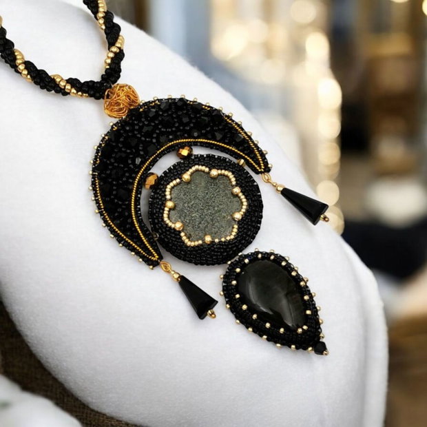Rezervat Colier - Black & Gold