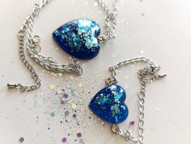 Set de bijuterii handmade unicate din rasina cu insetii de vopsea