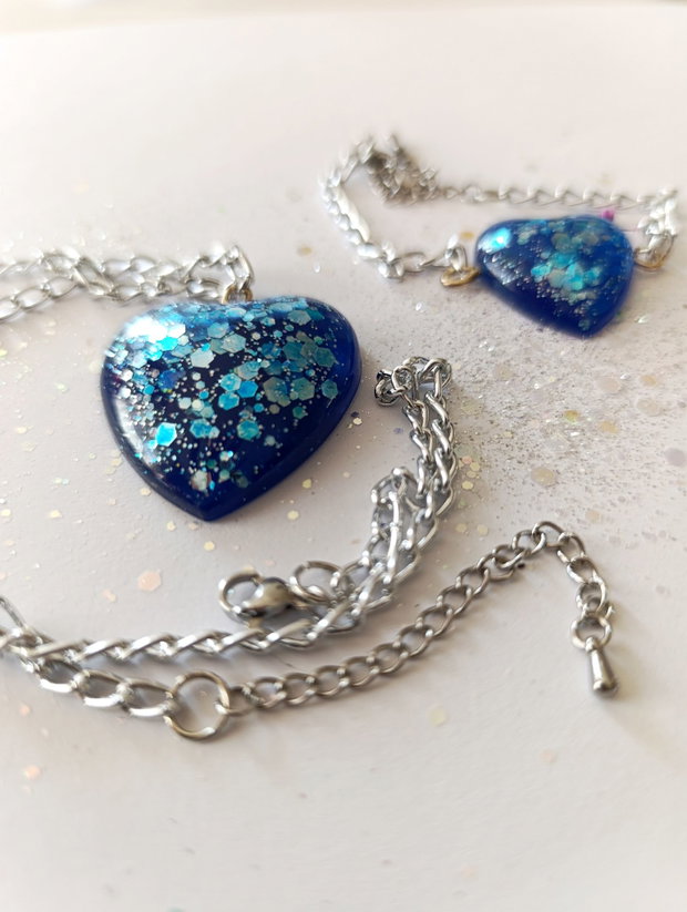 Set de bijuterii handmade unicate din rasina cu insetii de vopsea