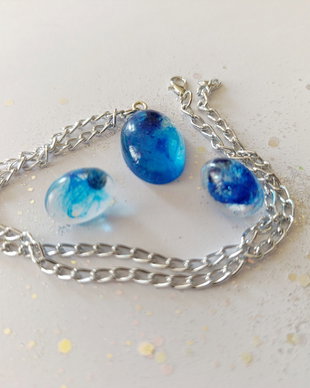 Set de bijuterii handmade unicate din rasina cu insetii de vopsea