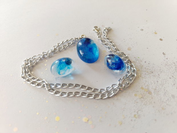 Set de bijuterii handmade unicate din rasina cu insetii de vopsea