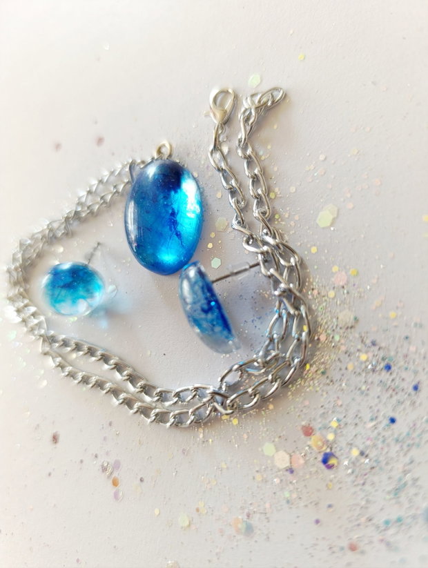 Set de bijuterii handmade unicate din rasina cu insetii de vopsea