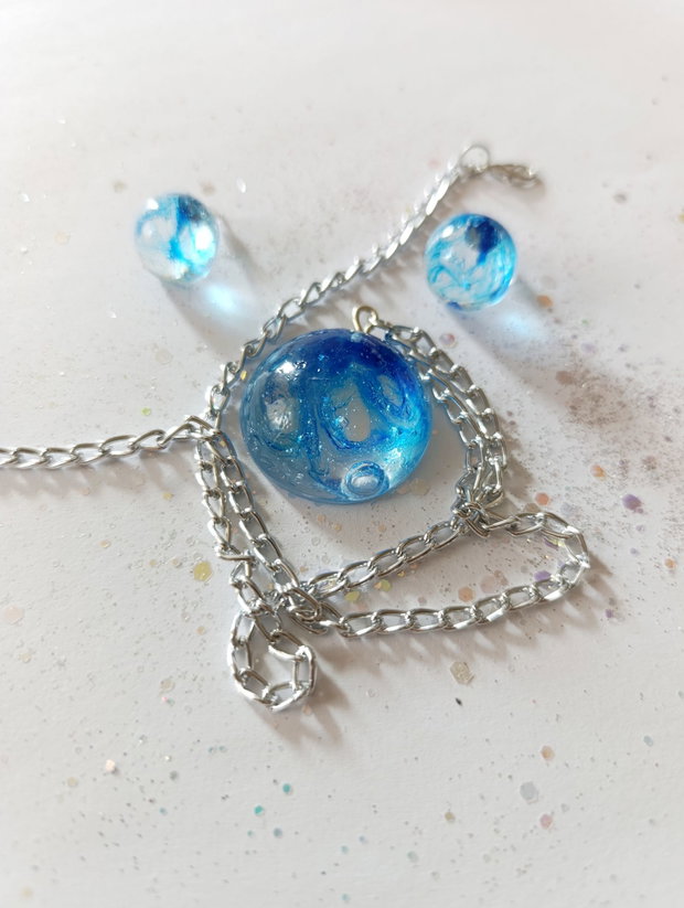 Set de bijuterii handmade unicate din rasina cu insetii de vopsea