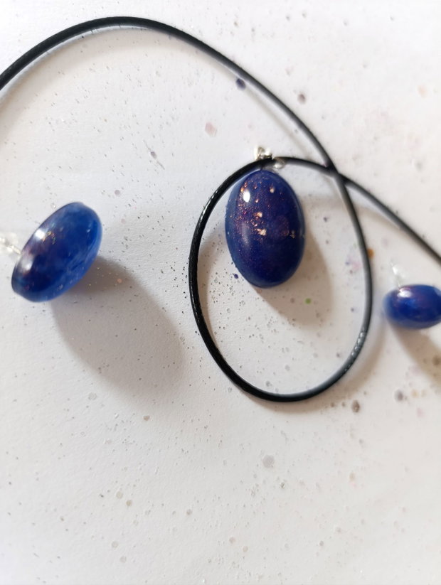 Set de bijuterii handmade unicate din rasina cu insetii de vopsea