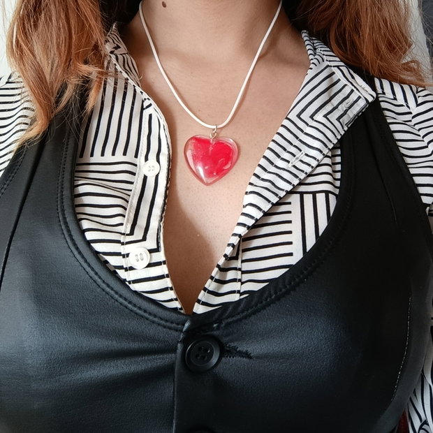 Set de bijuterii handmade unicate din rasina cu insetii de vopsea