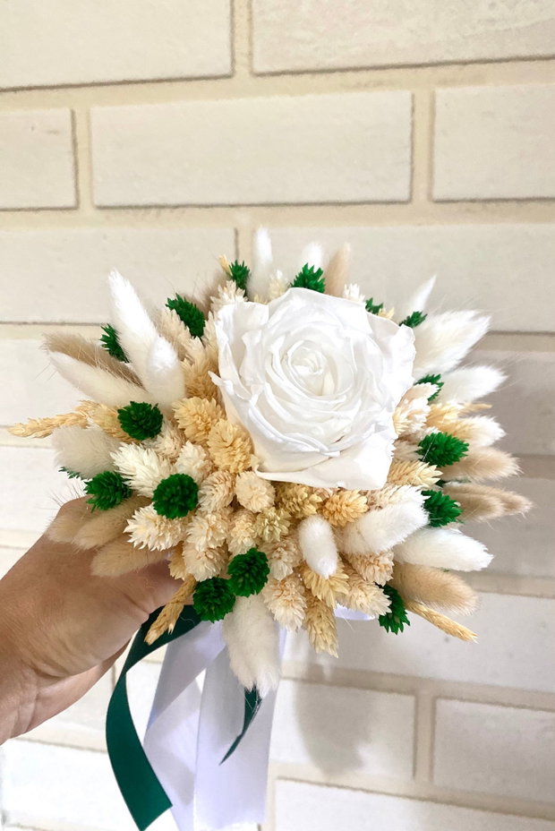 Buchet mic cu trandafir criogenat și flori uscate-verde